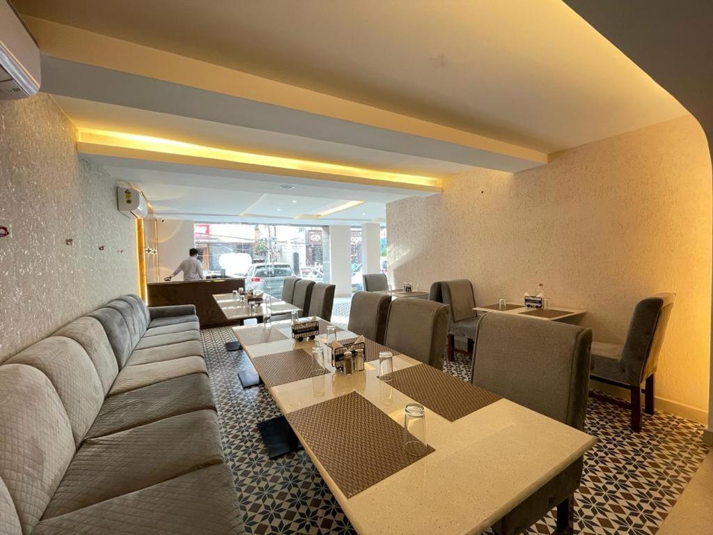 Hotel Santoor 바라나시 외부 사진